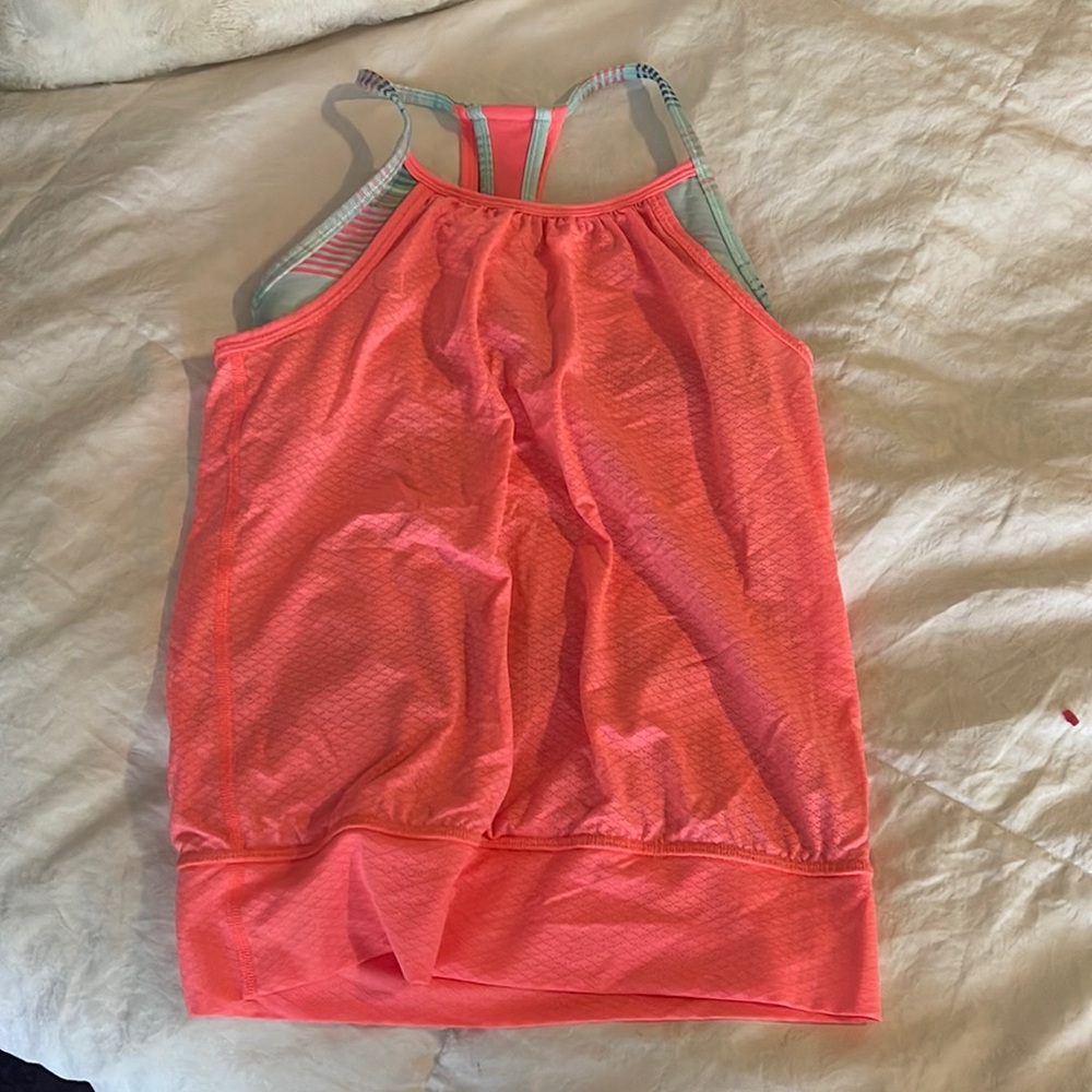 IVIVVA girls workout/athletic shirt Sz 8 NWOT